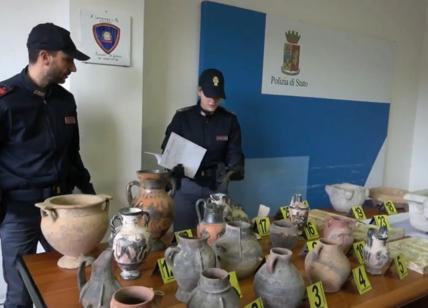 Vendeva anfore, bassorilievi e vasi antichi: denunciato un uomo a Ostia