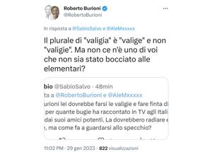 Lo scivolone di Burioni su Twitter: "Si scrive valige, non valigie"