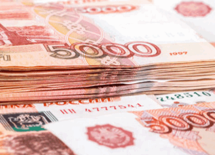 Guerra e sanzioni: rublo accelera. Altro che "carta straccia" la moneta russa
