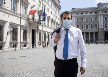 Ucraina, Salvini contro Draghi: "Russia fuori da Swift? Italia al buio"