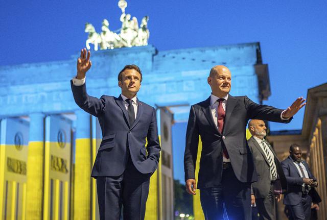 Emmanuel Macron e Olaf Scholz Emmanuel Macron e Olaf Scholz