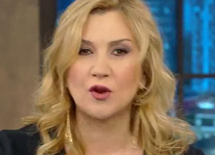 Serena Bortone si commuove nel finale di "Oggi è un altro giorno". VIDEO