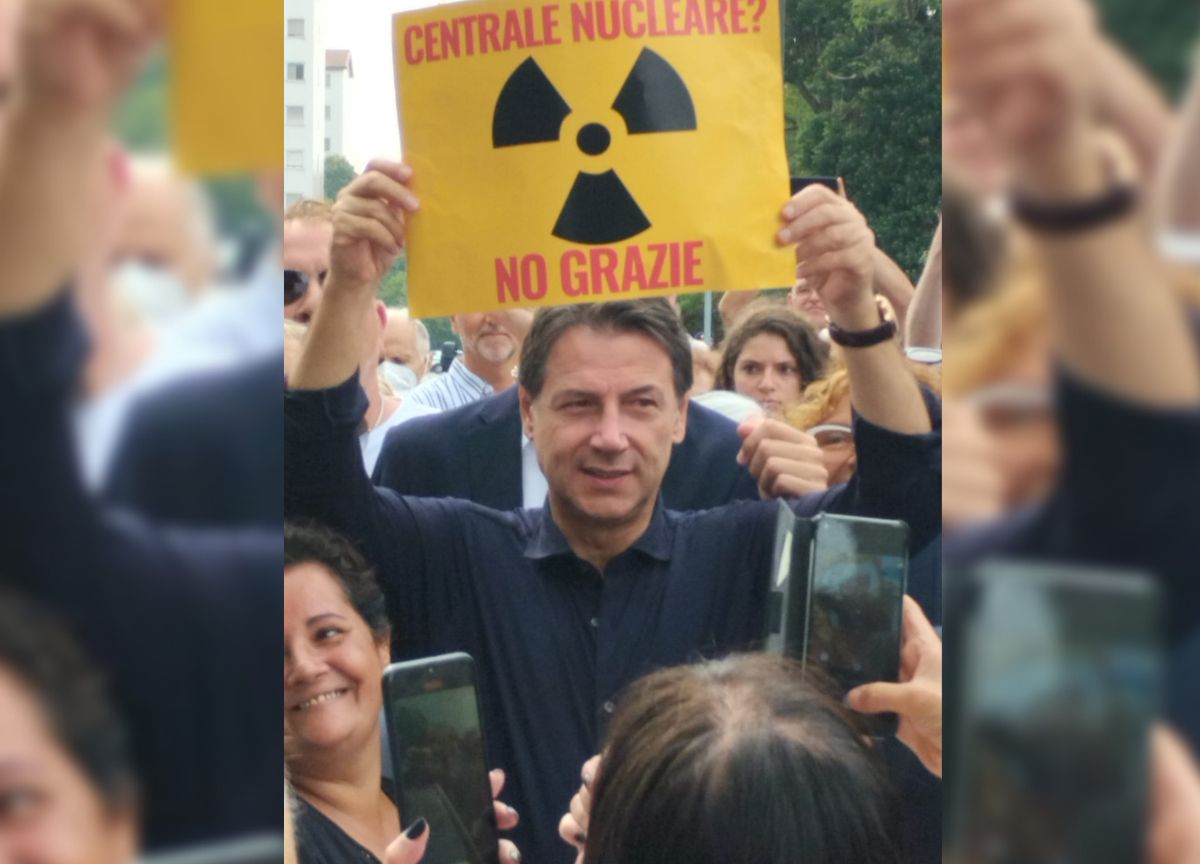 Giuseppe Conte al mercato di Baggio di Milano