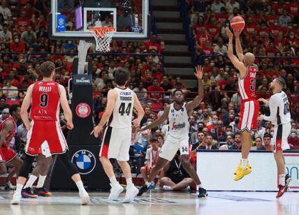 Olimpia Milano show, Shields e super difesa: Virtus Bologna travolta al Forum