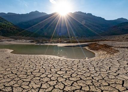 Presa diretta, anticipazioni: l'Italia ha meno del 40% del fabbisogno d'acqua