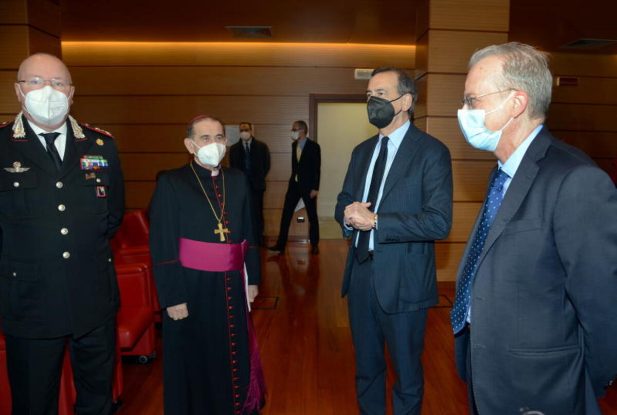 sindaco Giuseppe Sala, Monsignor Mario Delpini, prefetto Renato Saccone sindaco Giuseppe Sala, Monsignor Mario Delpini, prefetto Renato Saccone