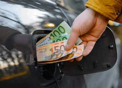 Bonus carburante, come funziona. Si può far benzina gratis