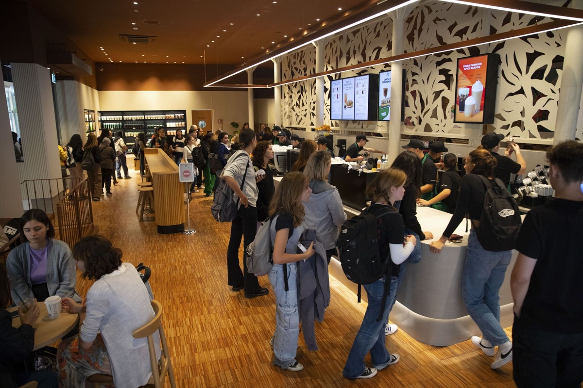 Starbucks, con Percassi aperto il primo store a Verona Starbucks, con Percassi aperto il primo store a Verona