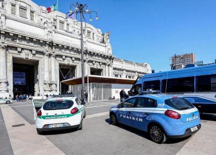 Milano, rapina al McDonald's in Centrale con un coccio di bottiglia