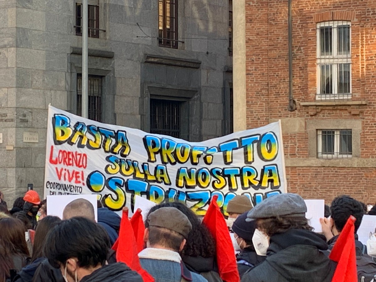 La manifestazione contro l'alternanza scuola-lavoro (Foto Mianews)