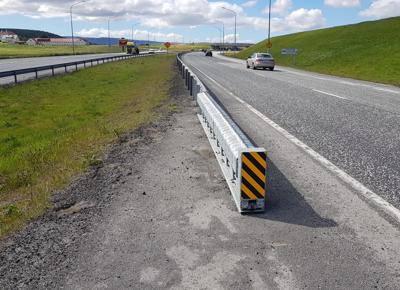 Terminale di barriera a protezione del guardrail