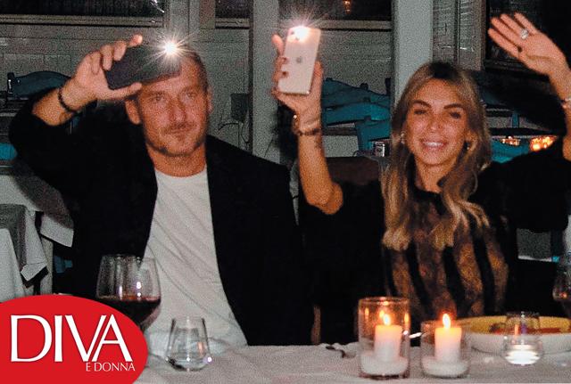 Totti e Noemi prima foto insieme (da Diva e Donna) Totti e Noemi prima foto insieme (da Diva e Donna)