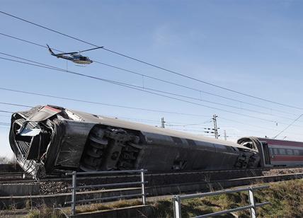 Incidente ferroviario in Croazia, un treno travolge un convoglio merci: morti