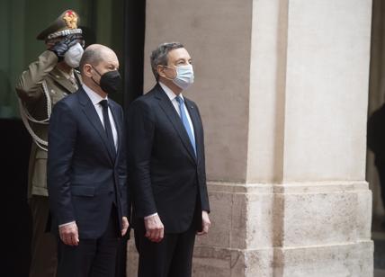 Draghi, Scholz e Macron a Kiev. Ma l'Ue si spacca sull'ingresso dell'Ucraina