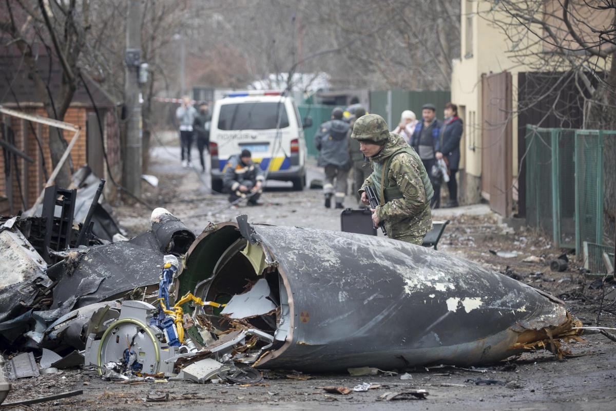 Guerra Russia-Ucraina, attacco a Kiev (foto Lapresse) Guerra Russia-Ucraina, attacco a Kiev (foto Lapresse)