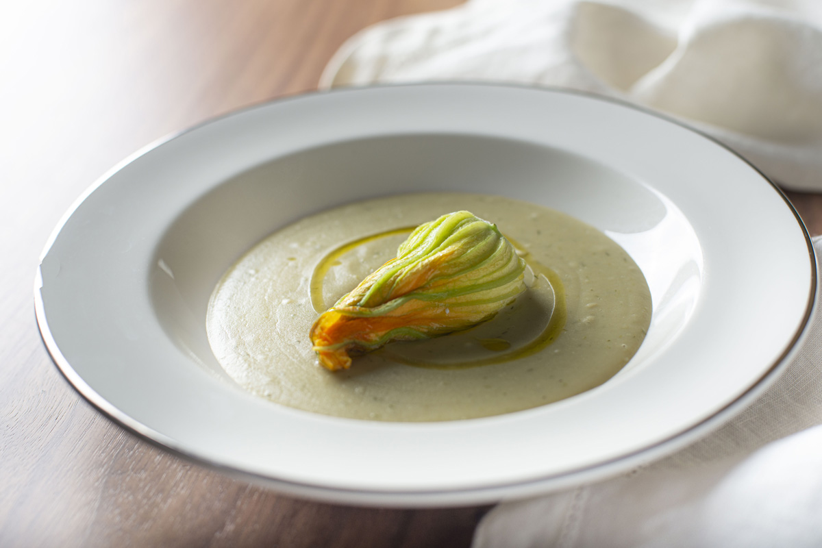 Uovodiseppia Milano macco di fave con fiore di zucca e ricotta 2
