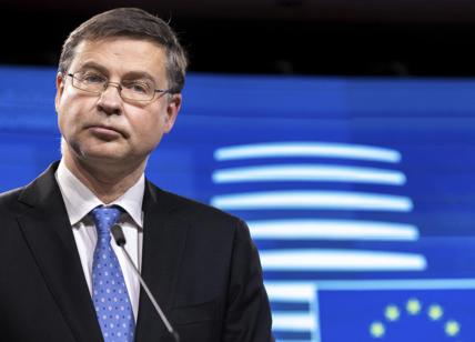Dombrovskis torna a fare il falco: "Auspico che i sostegni italiani finiscano"