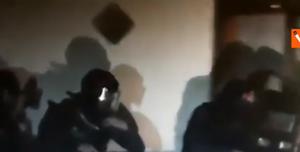 viareggio uomo barricato casa polizia