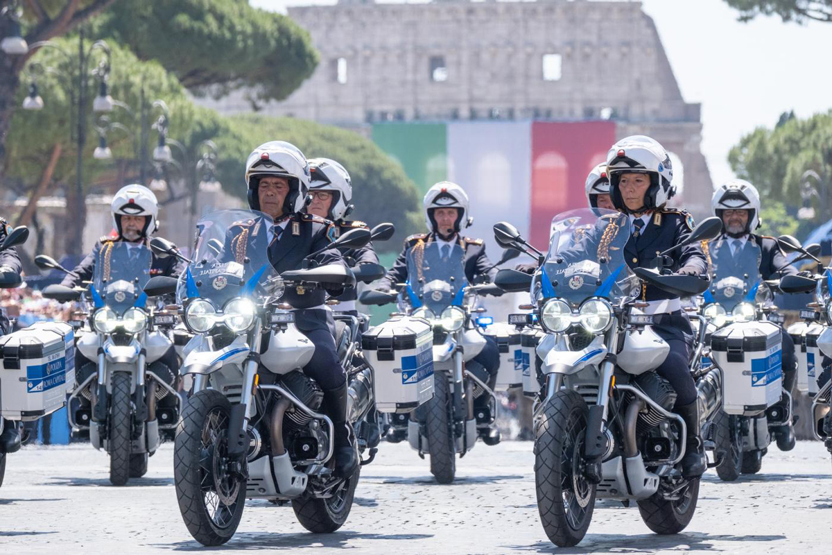 vigili roma parata 2 giugno