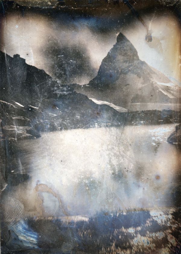 John Ruskin e John Hobbs - Il Cervino e il riflesso nel lago alpino, 8 agosto 1849 - Dagherrotipo John Ruskin e John Hobbs - Il Cervino e il riflesso nel lago alpino, 8 agosto 1849 - Dagherrotipo