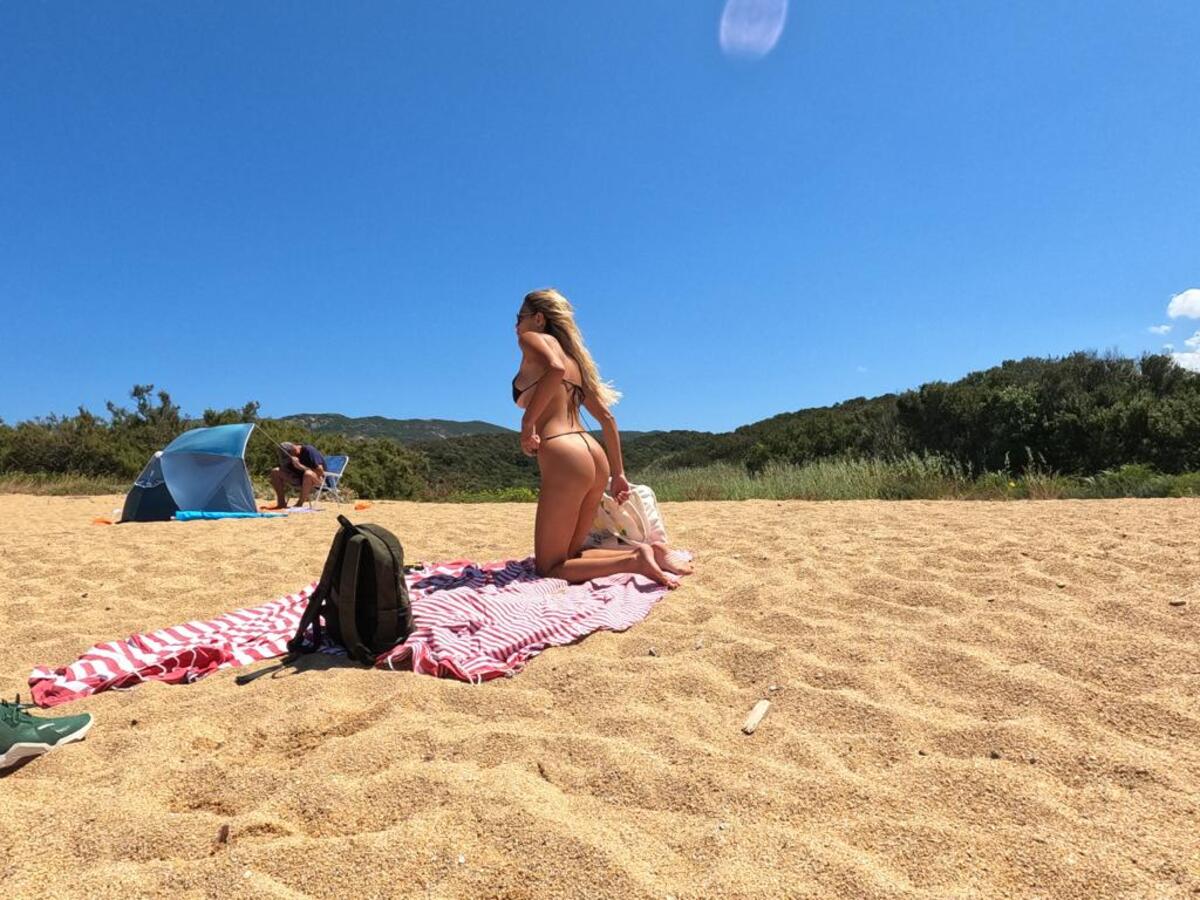 GOSSIP ELENA MORALI LATO B "FAVOLOSO" GOSSIP ELENA MORALI LATO B "FAVOLOSO"