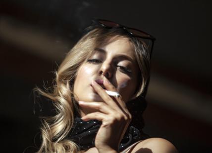 Fumo: compie vent'anni la legge Sirchia, ma i tabagisti tornano ad aumentare