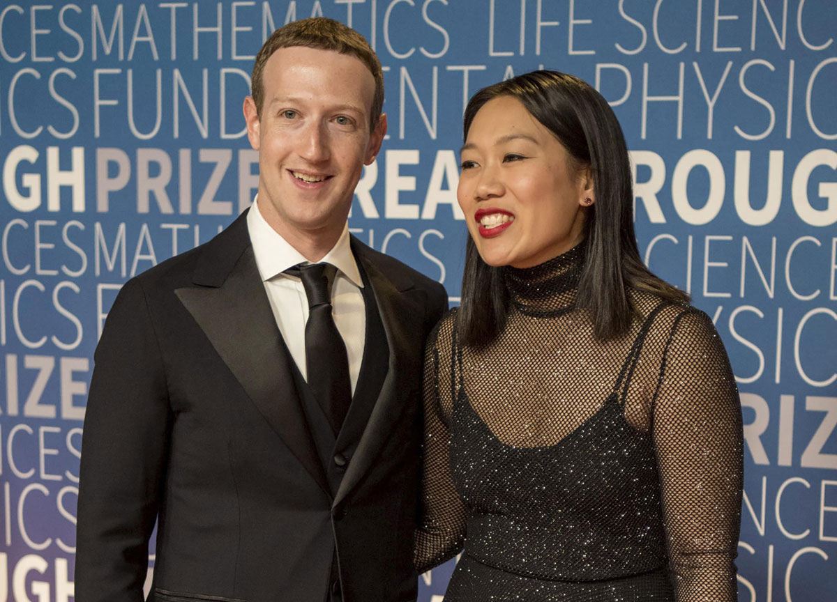 Mark Zuckerberg insieme a sua moglie Priscilla Chan Mark Zuckerberg insieme a sua moglie Priscilla Chan