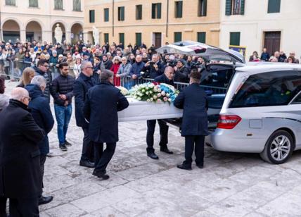 Funerali Vanessa Ballan, l'ultimo addio a Castelfranco Veneto. Le foto