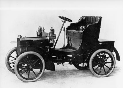 La rivoluzione Peugeot del 1904: nascita della vettura popolare