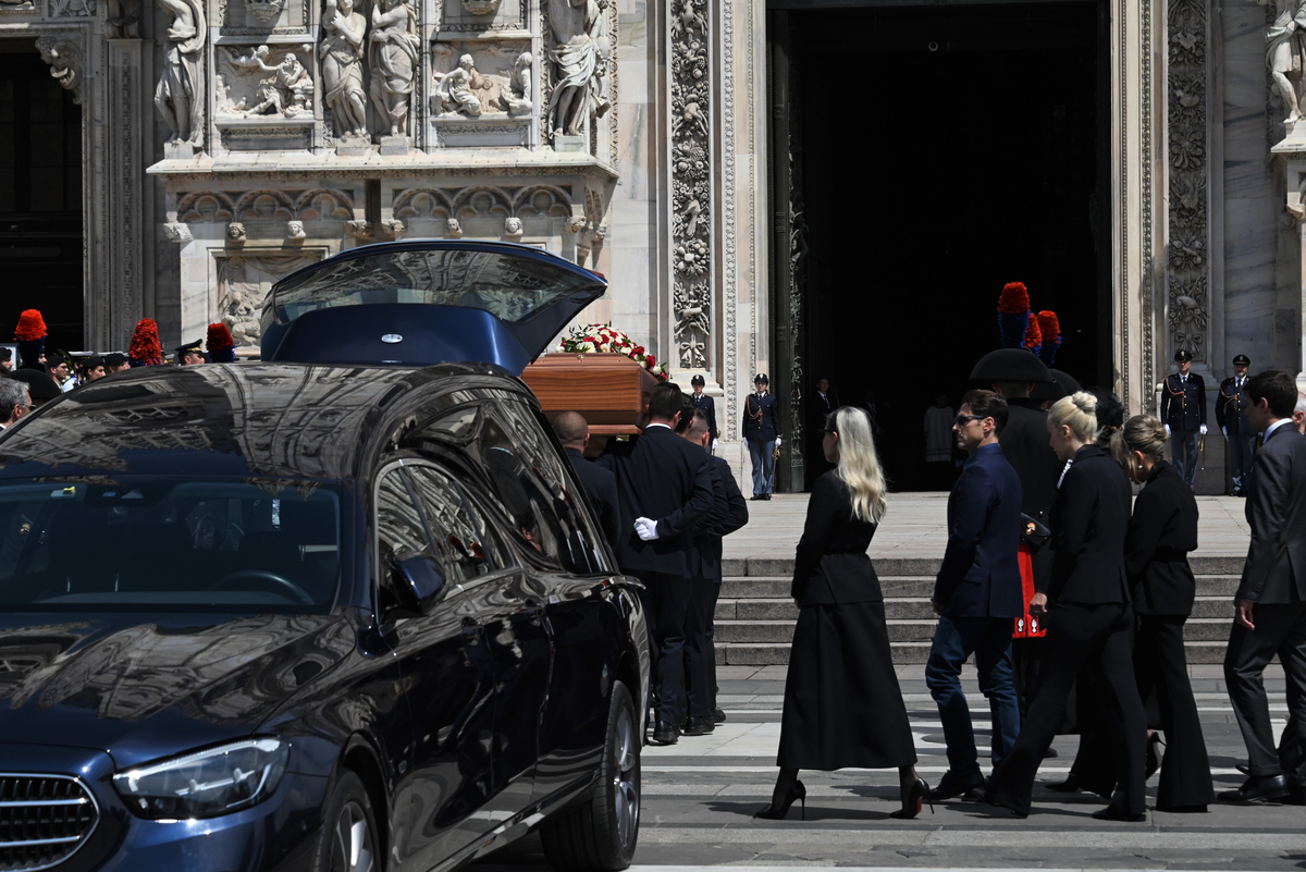 Silvio Berlusconi un ricordo e saluto indelebile a Milano. 2023 Credit photo Nick Zonna Silvio Berlusconi un ricordo e saluto indelebile a Milano. 2023 Credit photo Nick Zonna