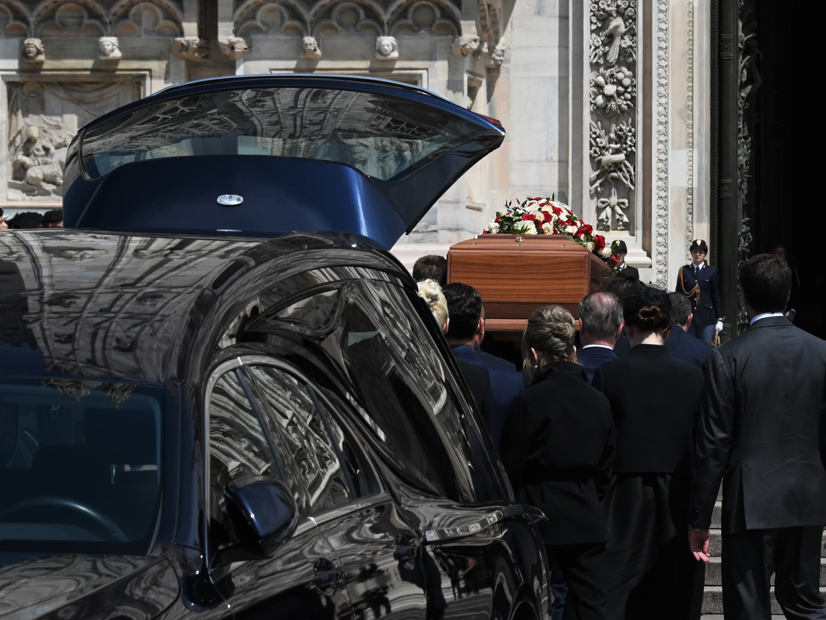 Silvio Berlusconi un ricordo e saluto indelebile a Milano. 2023 Credit photo Nick Zonna Silvio Berlusconi un ricordo e saluto indelebile a Milano. 2023 Credit photo Nick Zonna