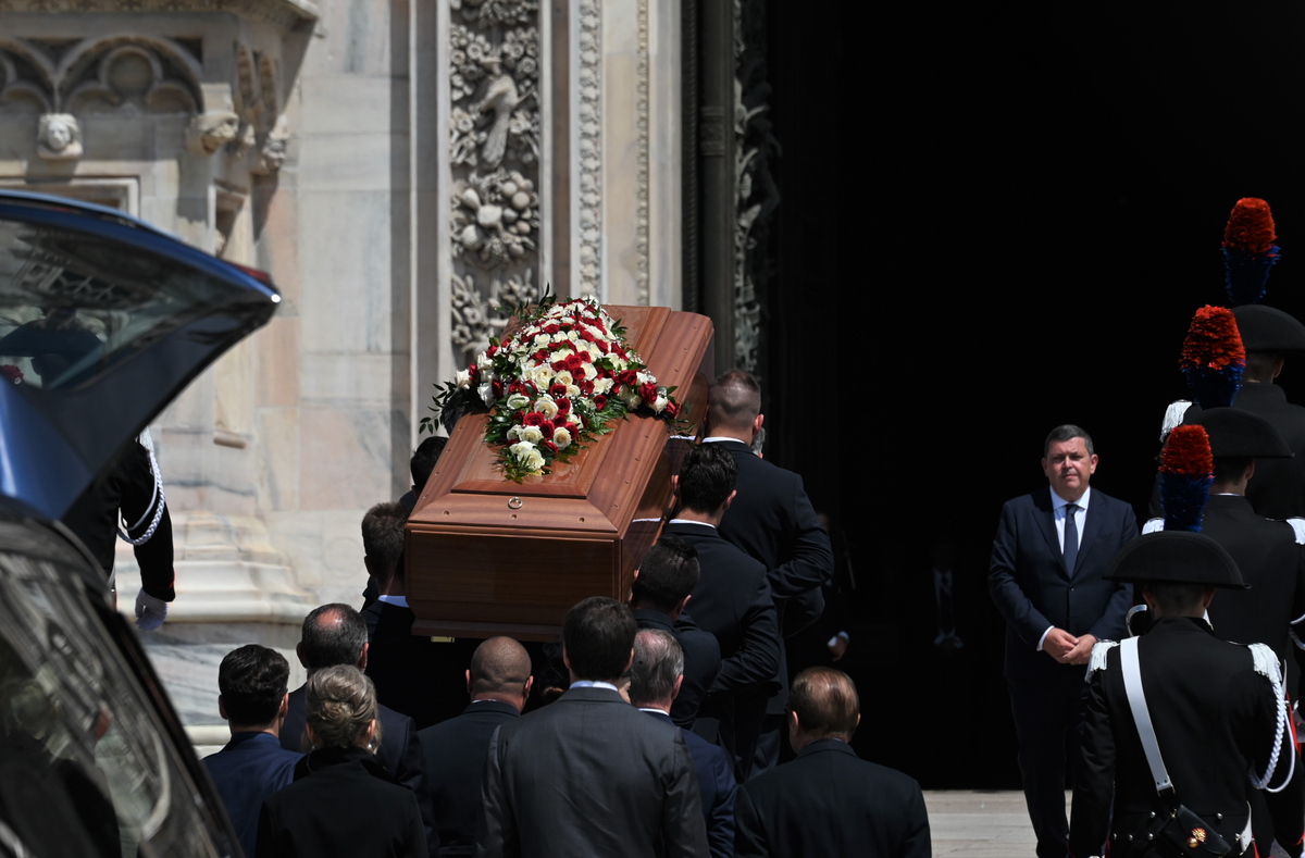 Silvio Berlusconi un ricordo e saluto indelebile a Milano. 2023 Credit photo Nick Zonna Silvio Berlusconi un ricordo e saluto indelebile a Milano. 2023 Credit photo Nick Zonna