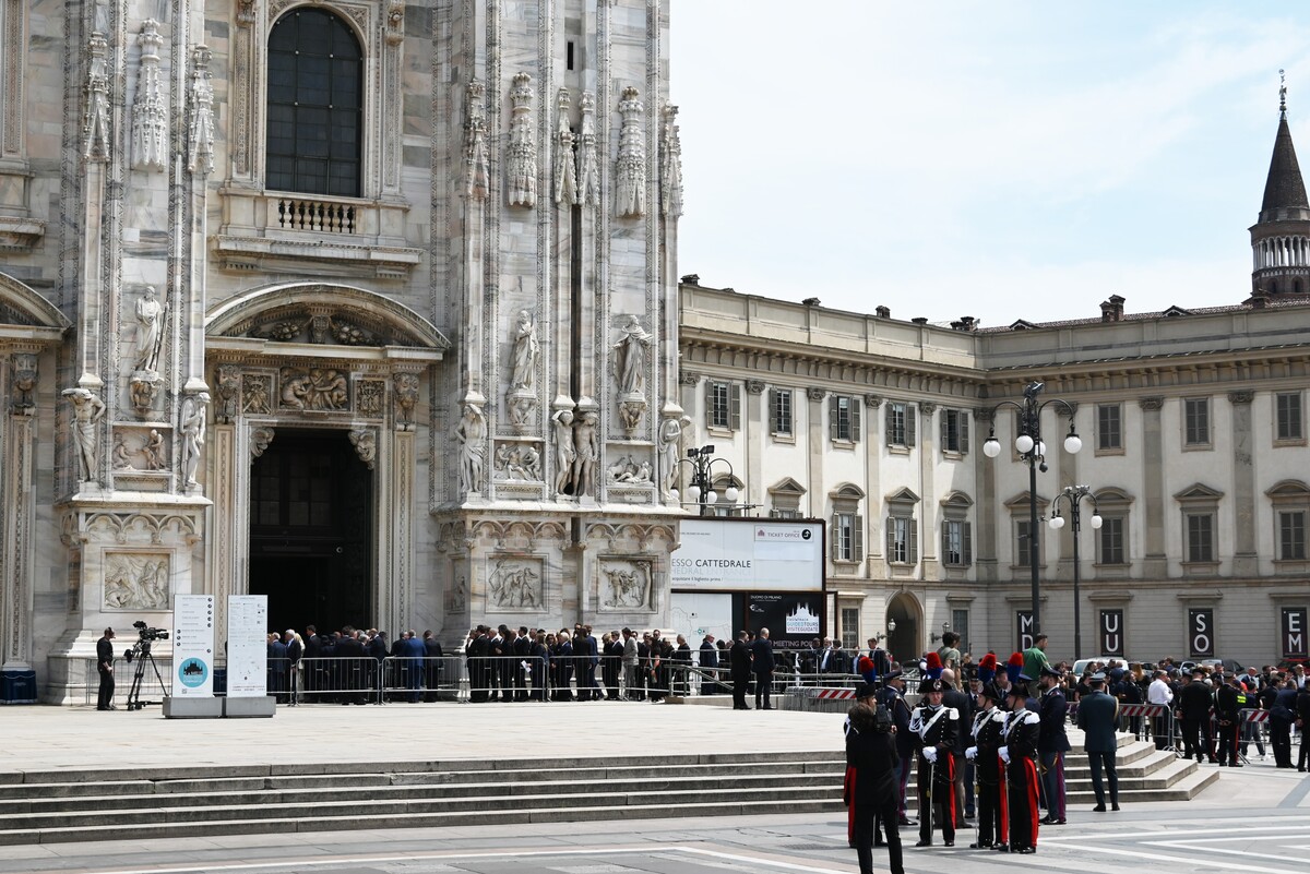 Silvio Berlusconi un ricordo e saluto indelebile a Milano. 2023 Credit photo Nick Zonna Silvio Berlusconi un ricordo e saluto indelebile a Milano. 2023 Credit photo Nick Zonna