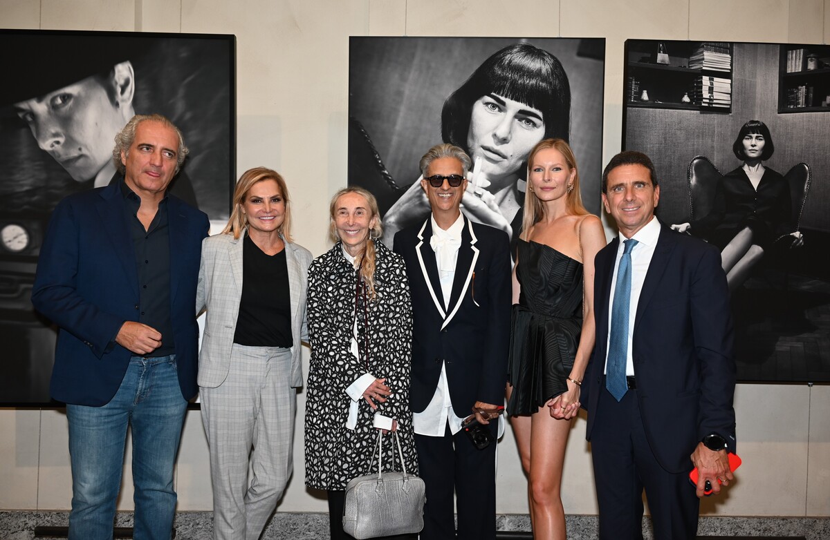 Una grande mostra al femminile apre la settimana della MFW a Milano. Foto: Nick Zonna Una grande mostra al femminile apre la settimana della MFW a Milano. Foto: Nick Zonna
