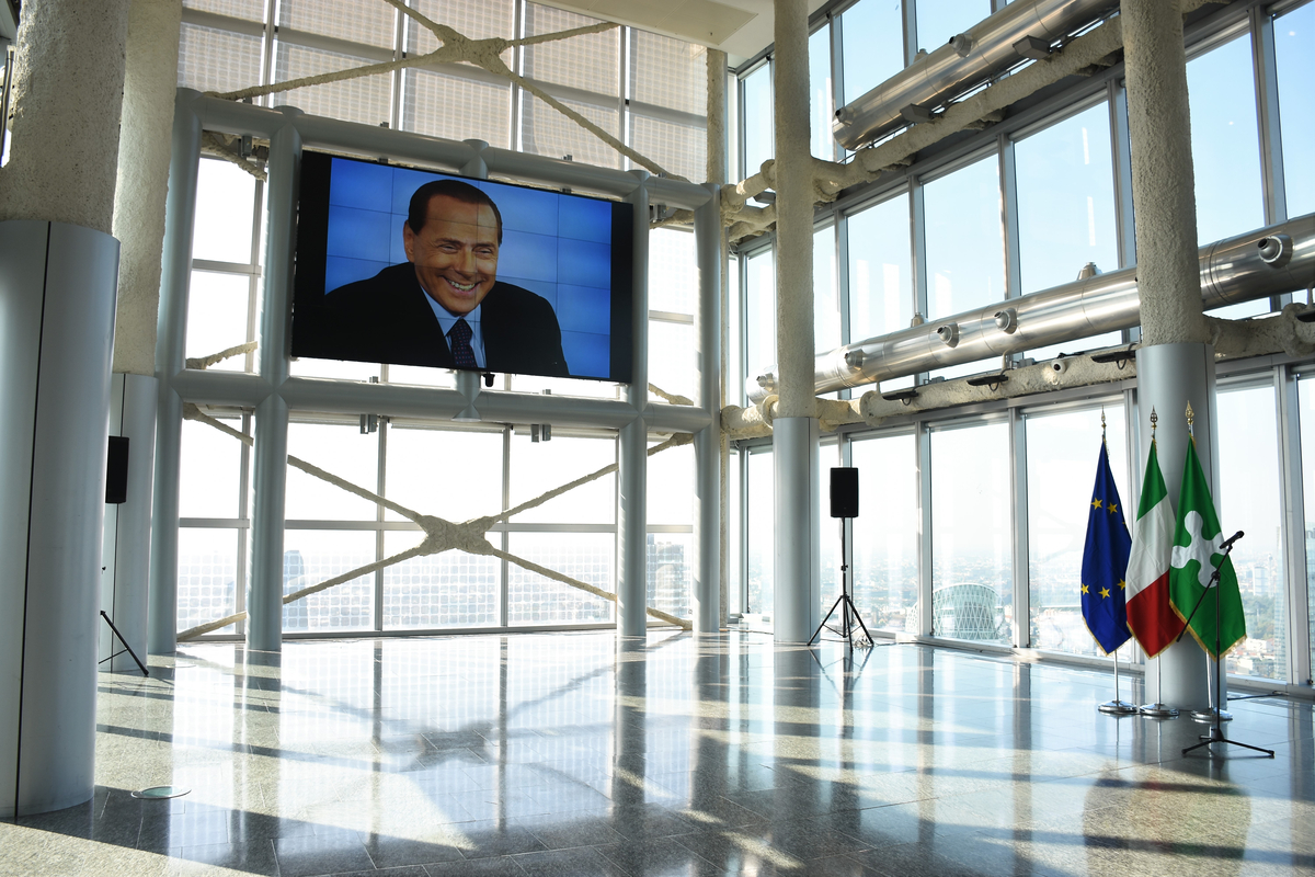 Silvio Berlusconi un ricordo indelebile per la Lombardia e Milano. Foto: Nick Zonna