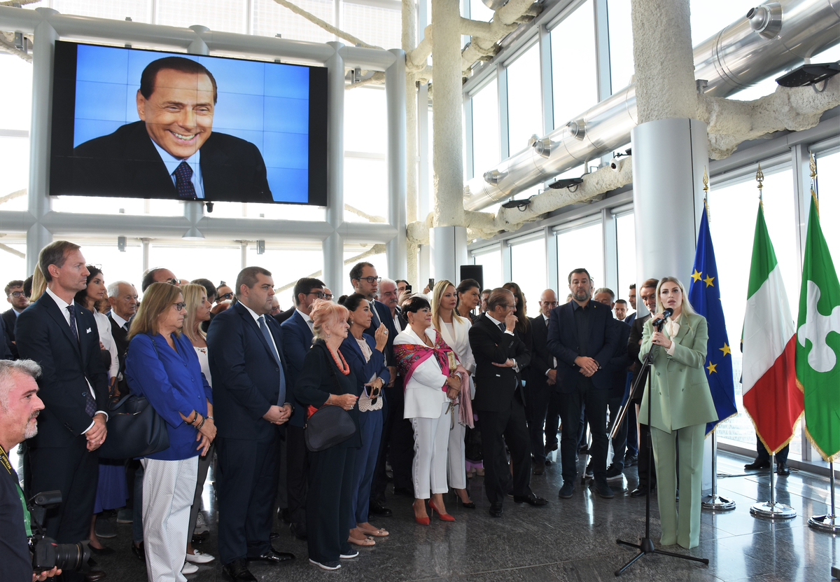 Silvio Berlusconi un ricordo indelebile per la Lombardia e Milano. Foto: Nick Zonna