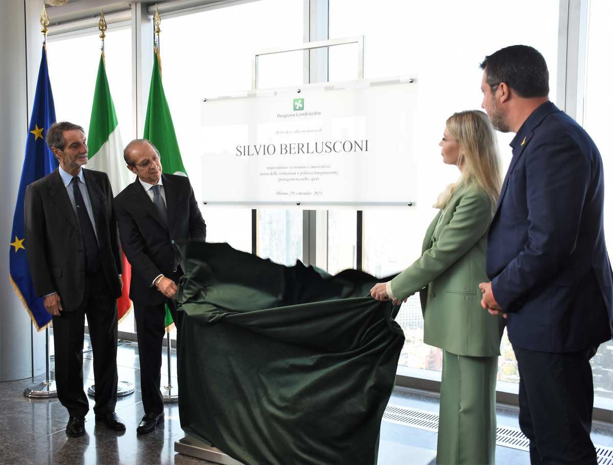 Silvio Berlusconi un ricordo indelebile per la Lombardia e Milano. Foto: Nick Zonna