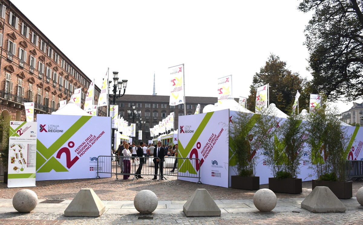 L'Italia delle Regioni uniti per il bene sociale dell'Italia a Torino. Foto: Nick Zonna L'Italia delle Regioni uniti per il bene sociale dell'Italia a Torino. Foto: Nick Zonna