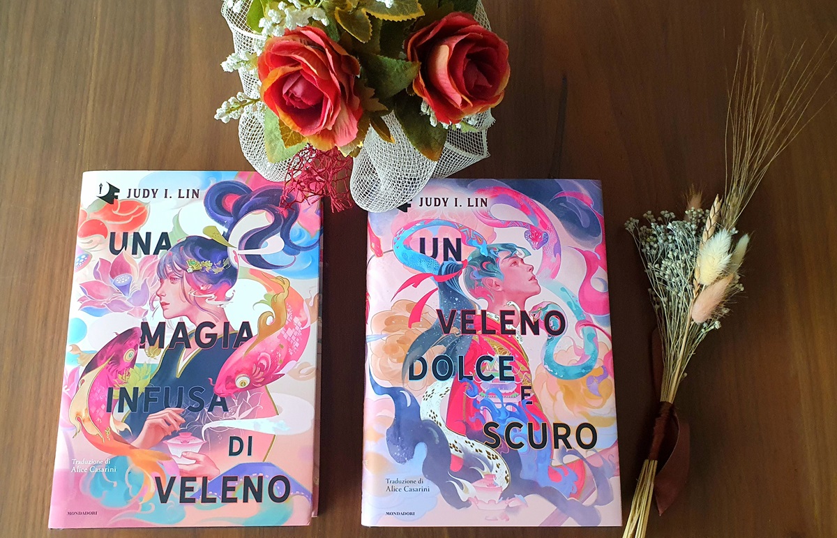 1 - "Una magia infusa di veleno" e "Un veleno dolce e oscuro" di Judy I. Lin (Mondadori Oscar Fantastica) 1 - "Una magia infusa di veleno" e "Un veleno dolce e oscuro" di Judy I. Lin (Mondadori Oscar Fantastica)