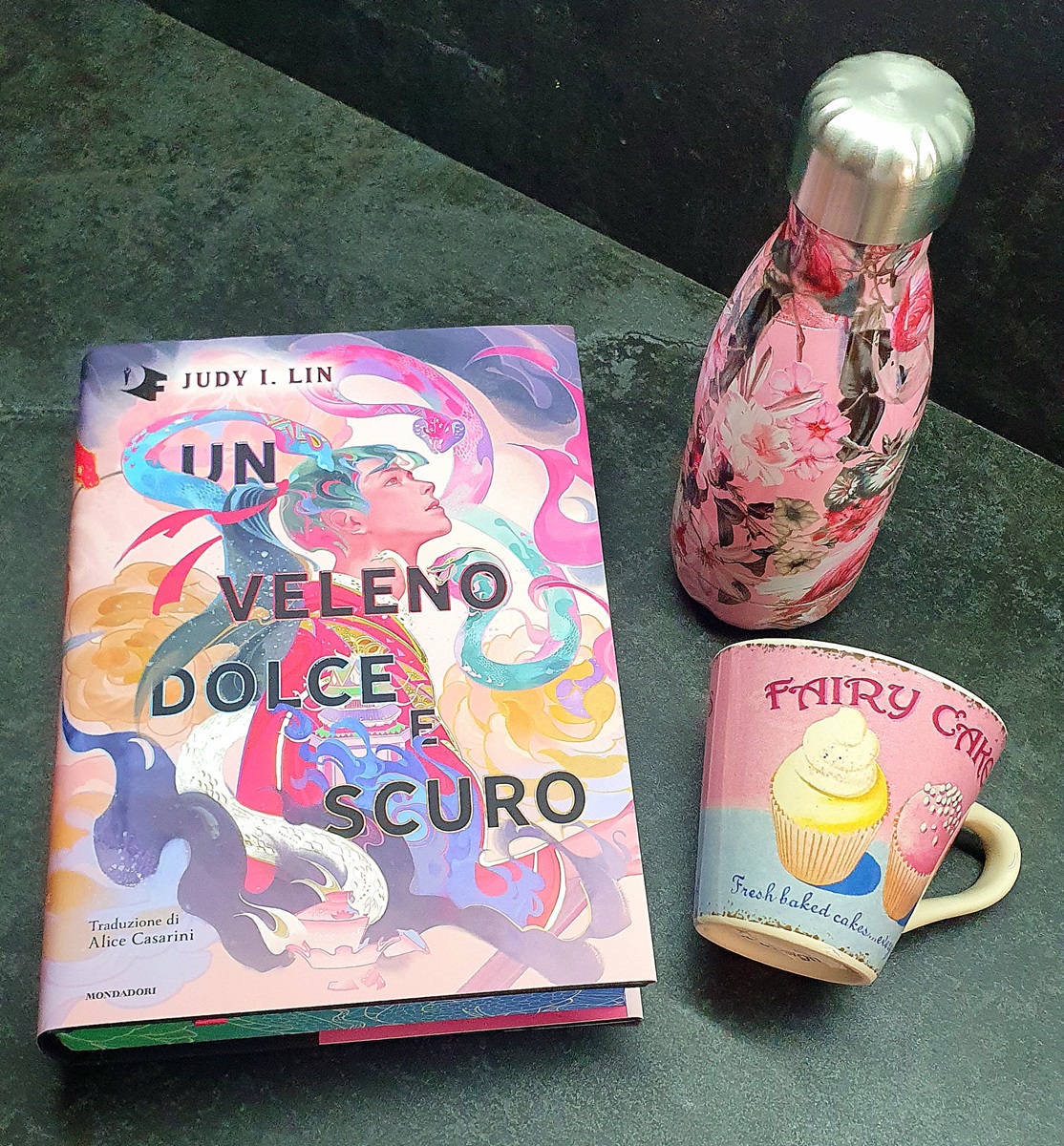 "Un veleno dolce e oscuro" di Judy I. Lin (Mondadori Oscar Fantastica) "Un veleno dolce e oscuro" di Judy I. Lin (Mondadori Oscar Fantastica)