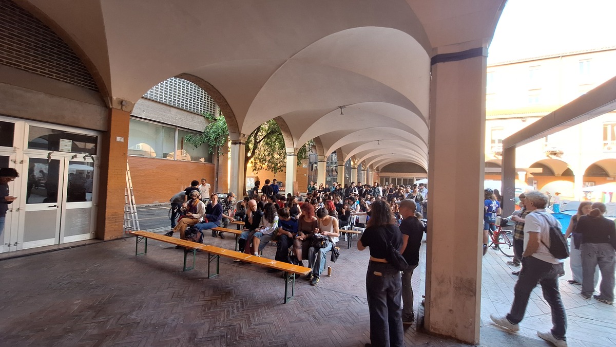 Accampamento Universitario a Bologna Accampamento Universitario a Bologna