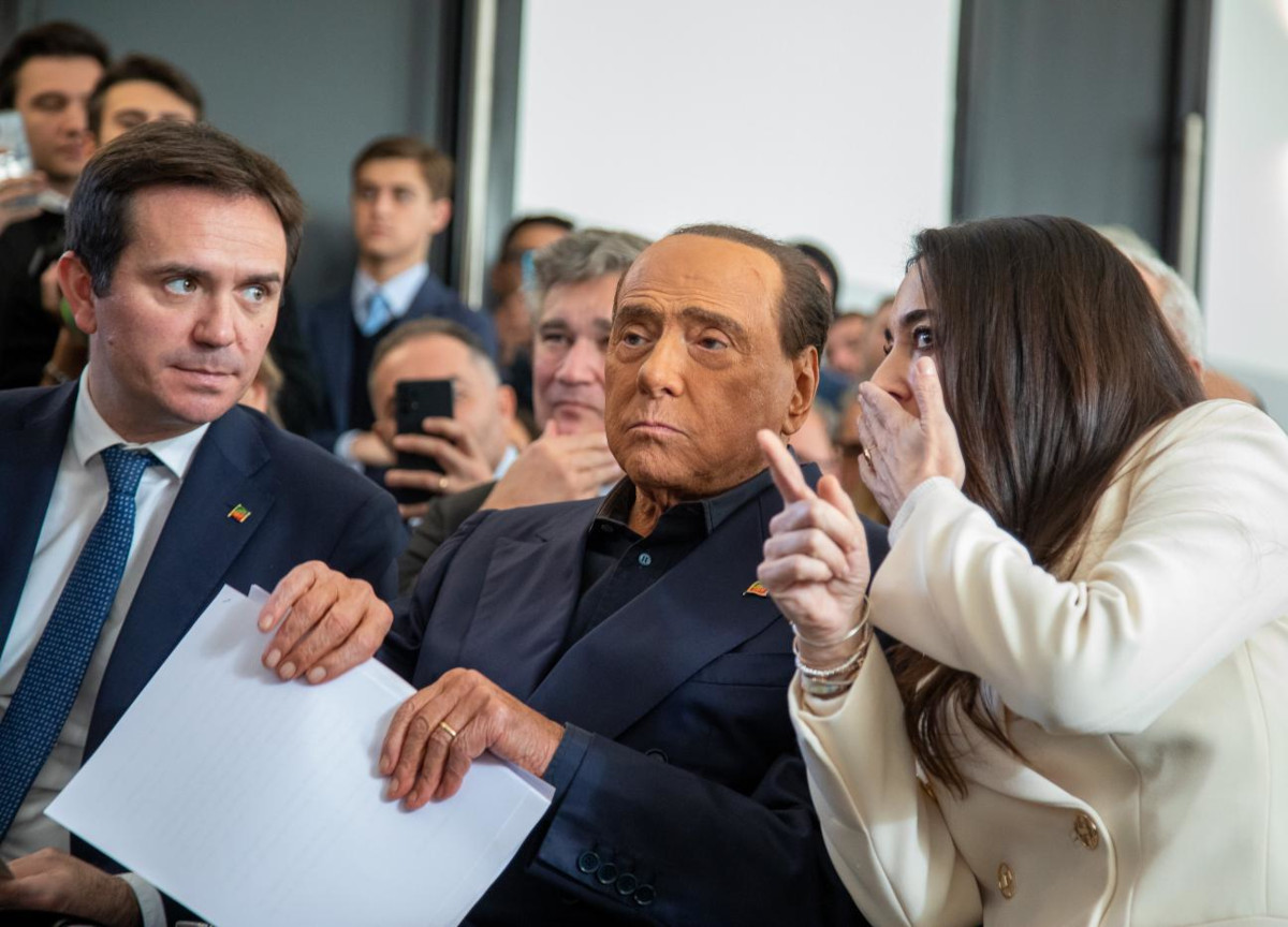 Forza Italia, lo sfogo di Alessandro Cattaneo: "Che fai mi cacci?". Foto Lapresse Forza Italia, lo sfogo di Alessandro Cattaneo: "Che fai mi cacci?". Foto Lapresse