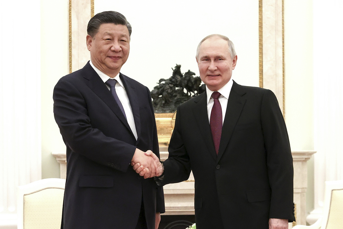 Il Presidente cinese Xi Jinping incontra il Presidente russo Vladimir Putin Il Presidente cinese Xi Jinping incontra il Presidente russo Vladimir Putin