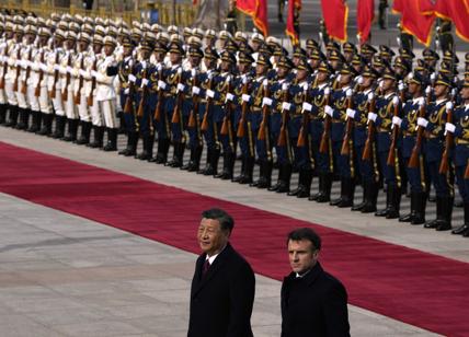 Guerra Ucraina, Macron sta con Xi. "Proposta di pace comune". Biden all'angolo