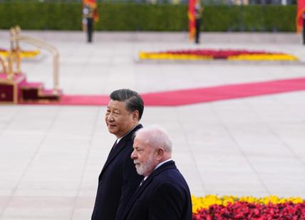 Lula e Xi lanciano la dedollarizzazione. I BRICS allargati a Iran e Argentina