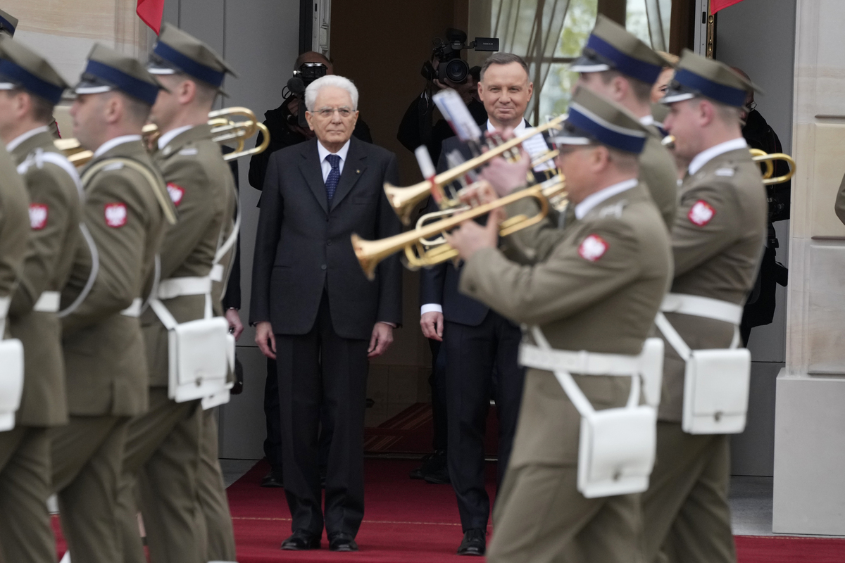 Sergio Mattarella a Varsavia incontra il presidente polacco Andrzej Duda Sergio Mattarella a Varsavia incontra il presidente polacco Andrzej Duda