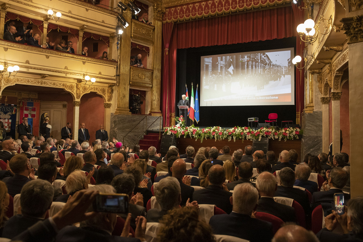 Il Presidente Mattarella in visita a Cuneo per il 25 aprile Il Presidente Mattarella in visita a Cuneo per il 25 aprile