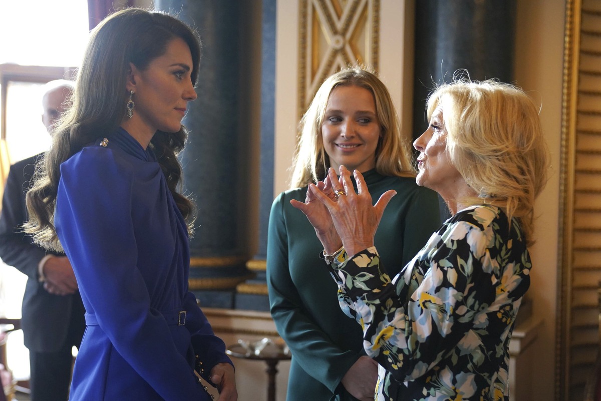 Gli invitati all’incoronazione di Re Carlo partecipano al ricevimento a Buckingham Palace Gli invitati all’incoronazione di Re Carlo partecipano al ricevimento a Buckingham Palace
