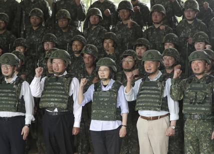 Usa, storico pacchetto di aiuti militari a Taiwan. Cina: "Guerra più vicina"