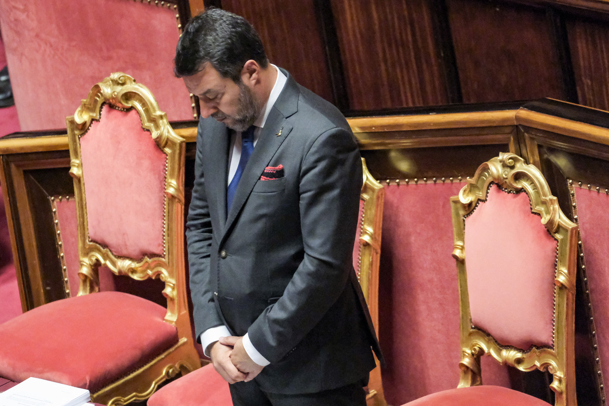 Commerazione Silvio berlusconi al senato Commerazione Silvio berlusconi al senato